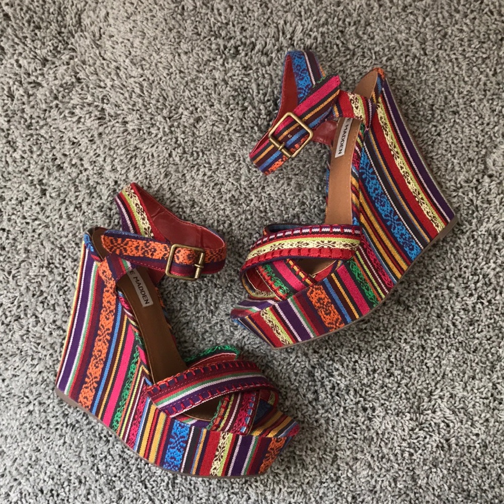 HP 4/21! Steve Madden Winonna Wedges!